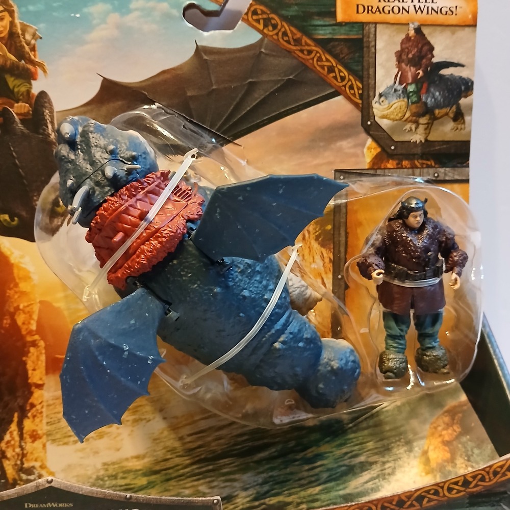 Spin Master How to Train Your Dragon Gronckle and Fishlegs Action Figure Set - Picture 4 of 8